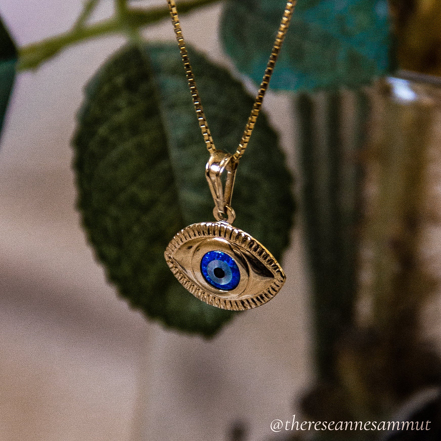 18k Gold Devil's Eye Necklace Evil Eye Pendant - Main Image