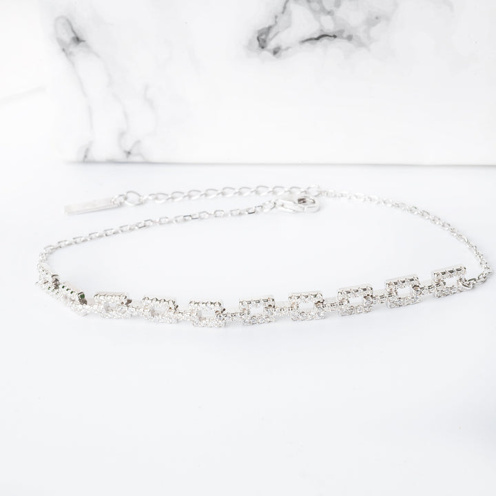 A side view of Alana Bracelet 