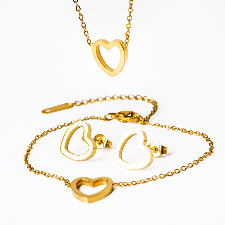Amata Gold Set standing in the center of the image against a white background. 