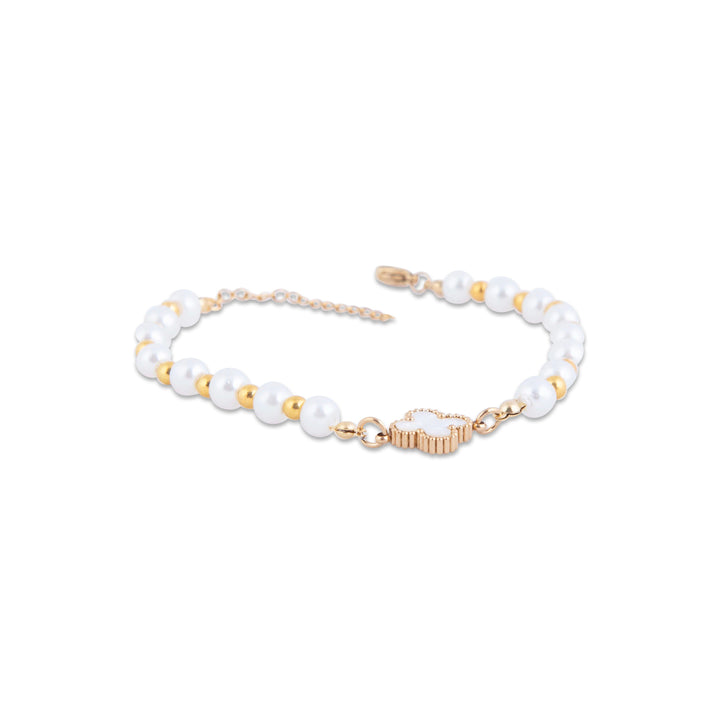 Pearl Birgu bracelet with gold accents on a white background