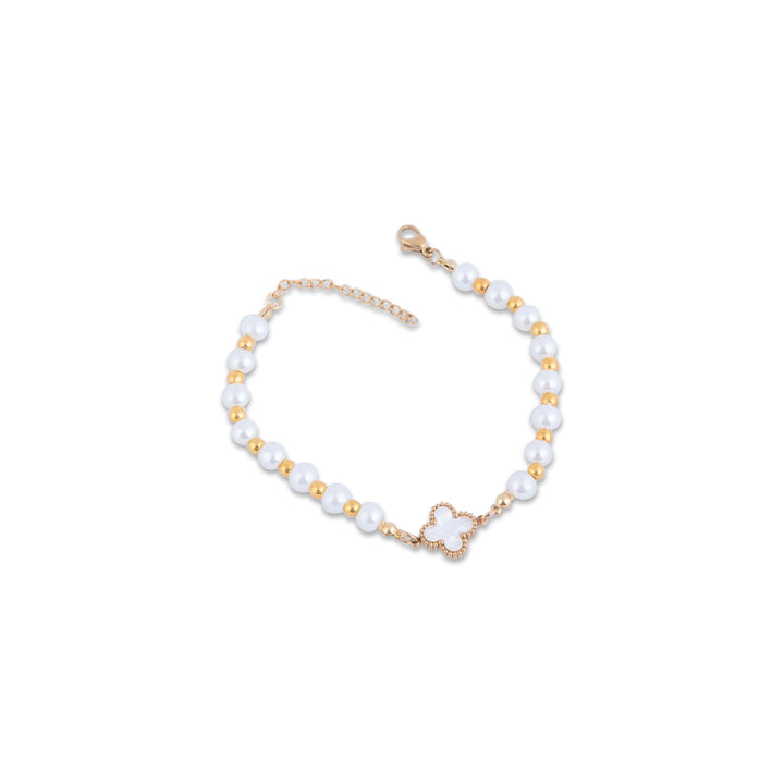 Pearl Birgu bracelet with gold accents on a white background