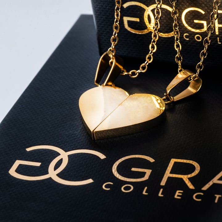 The Broken Heart Pendants attached to each other, shaping a heath. 