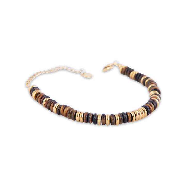 Dwejra Bracelet with wooden beads on a white background