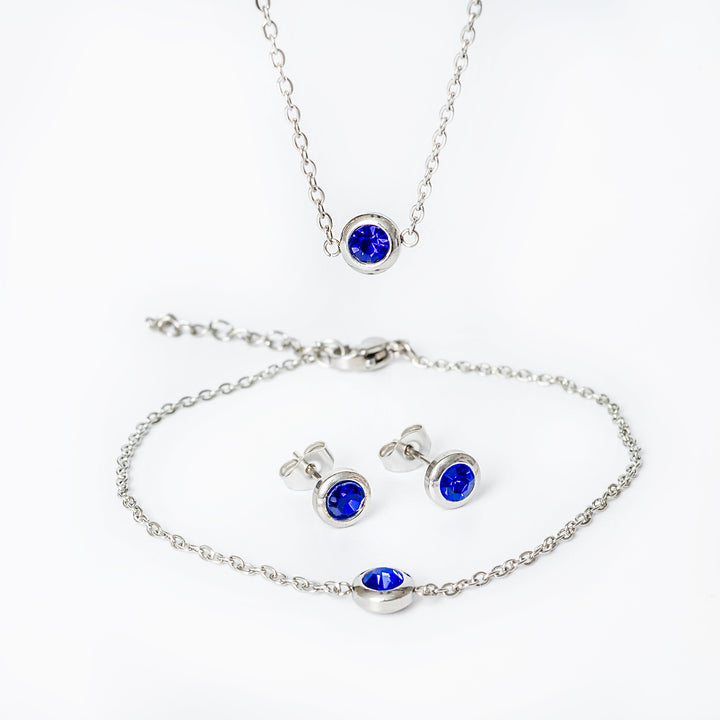 A close up view of Gabriella Silver Necklace Blue colour set.  