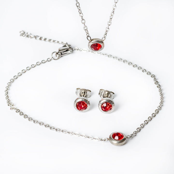 Gabriella Silver Necklace red set clouse up view 
