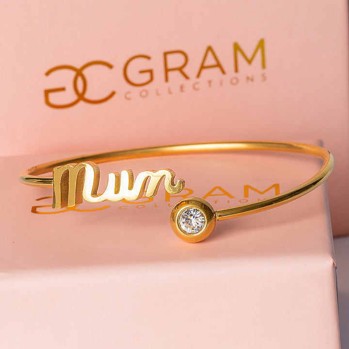 Ghaziza Mum Bangle on its bink box 