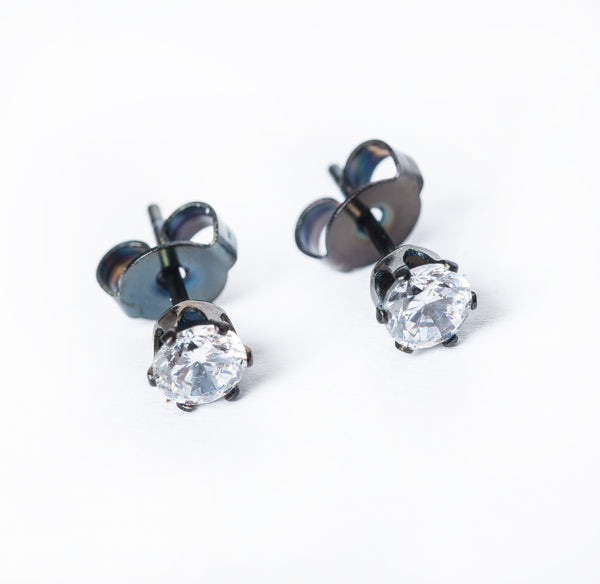 Daring Stud Black Earrings