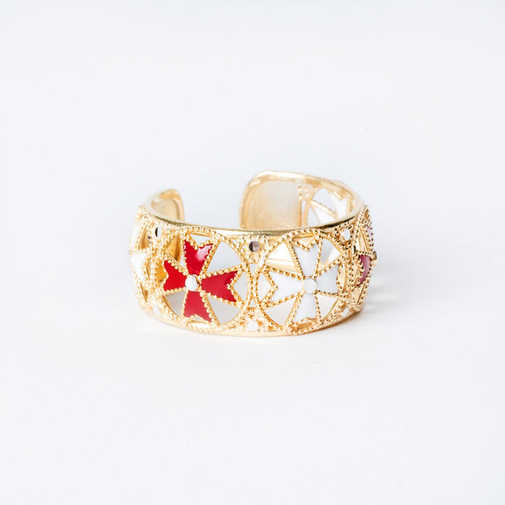 A close up view of Rita Ring from front side, 