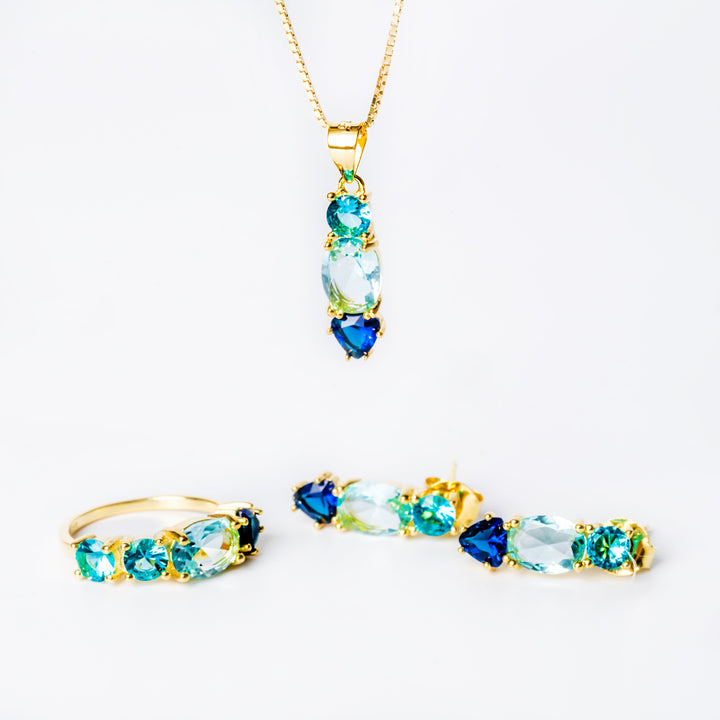 A Briar ring set standing in the center of the image against a white background. 