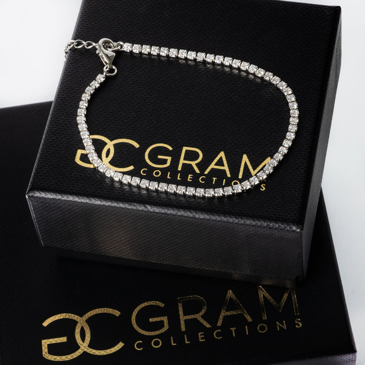 A close up view of Cora Bracelet placed on its uniquely designed black box. 