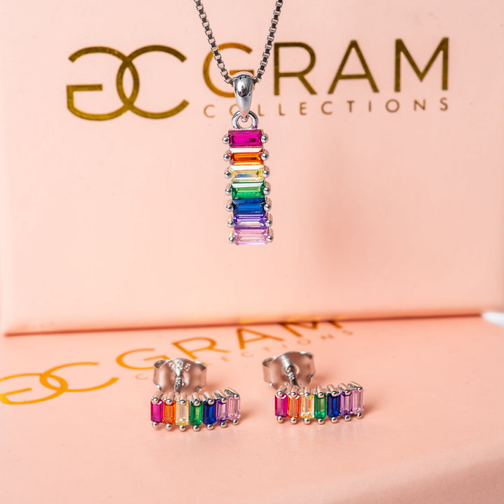 The Ella set placed on its box.