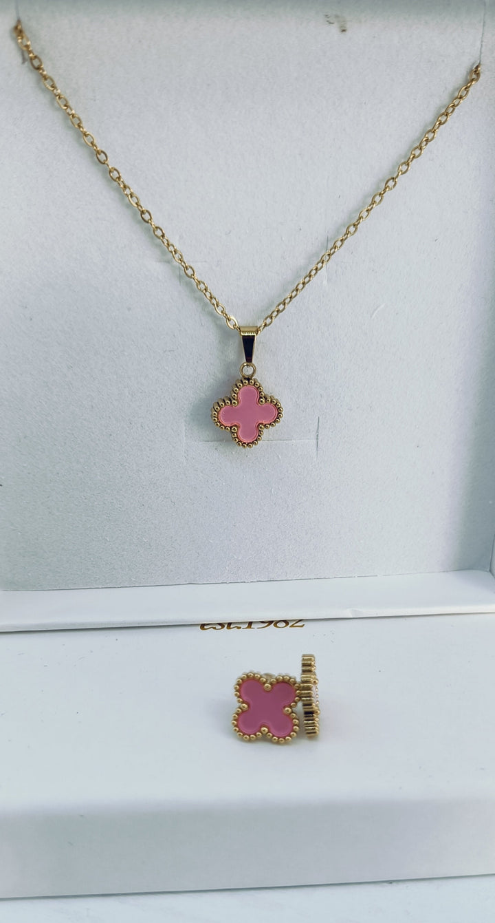 Pink Fiore set attached in its box. 