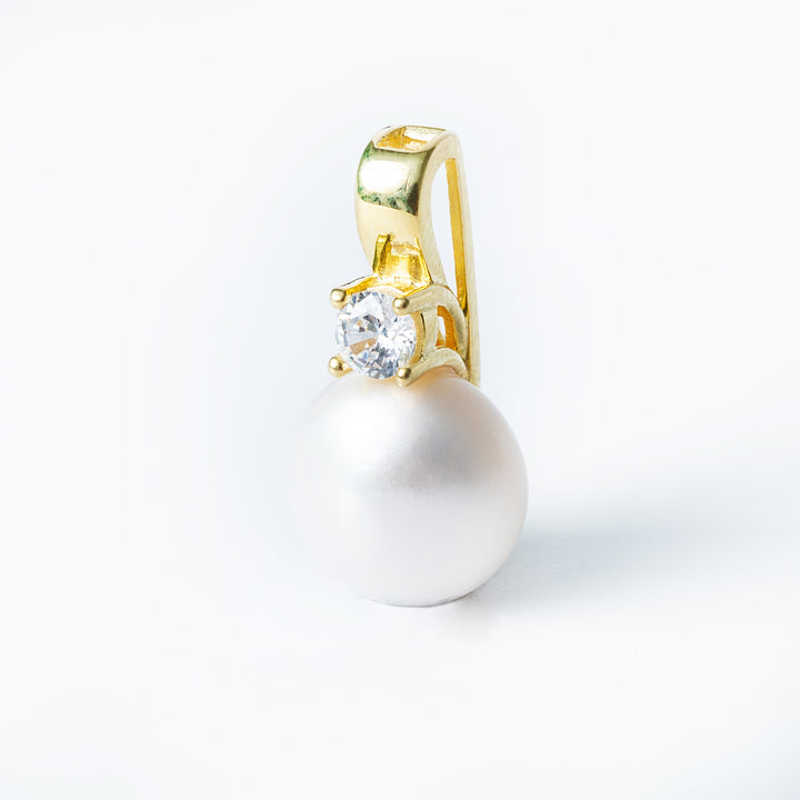 Leoni Necklace of gram collections, standing in center of the image against a white background. 