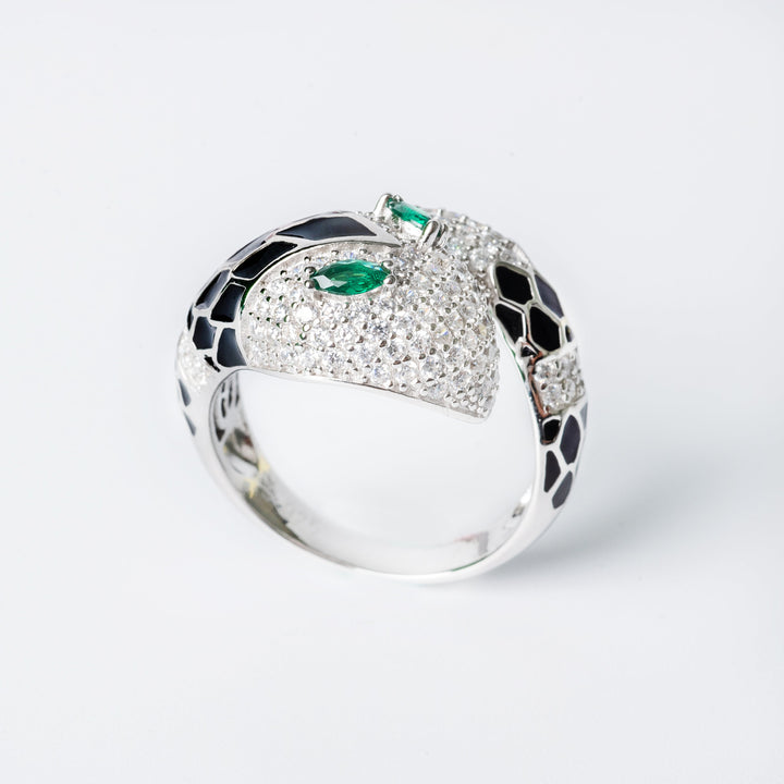 Velma ring, profile close up