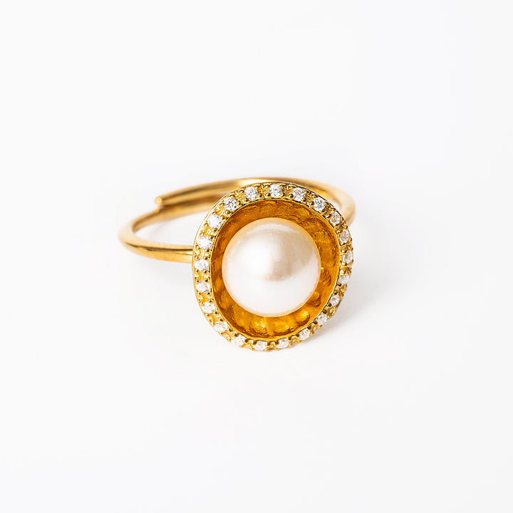 A close up view of Lorena Ring from front side. 