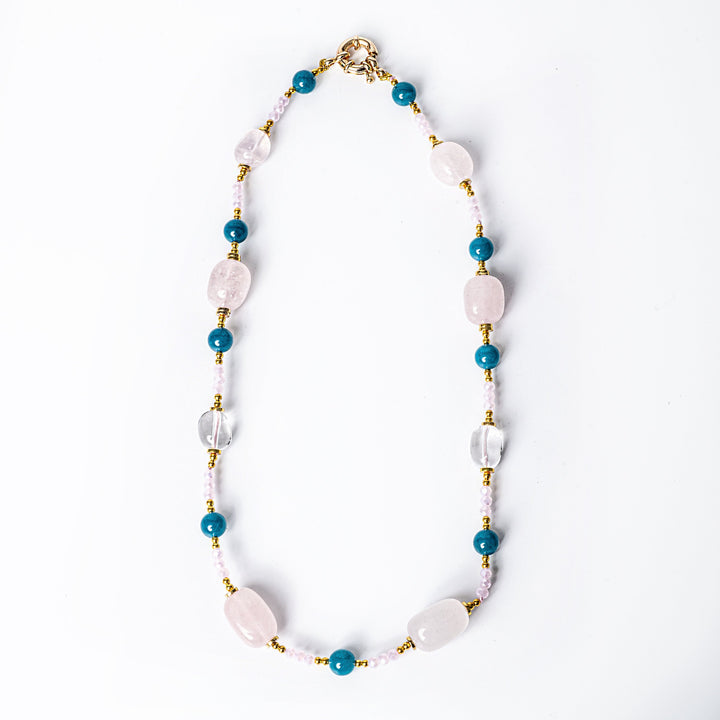 A Bubblegum Necklace bird view, placed in a center of the image against a white bacgrkound 