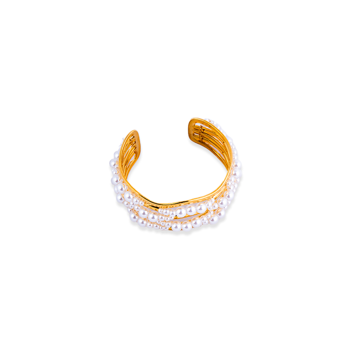 Gram Collections paradise bay bracelet seeing from a bird view on a white background
