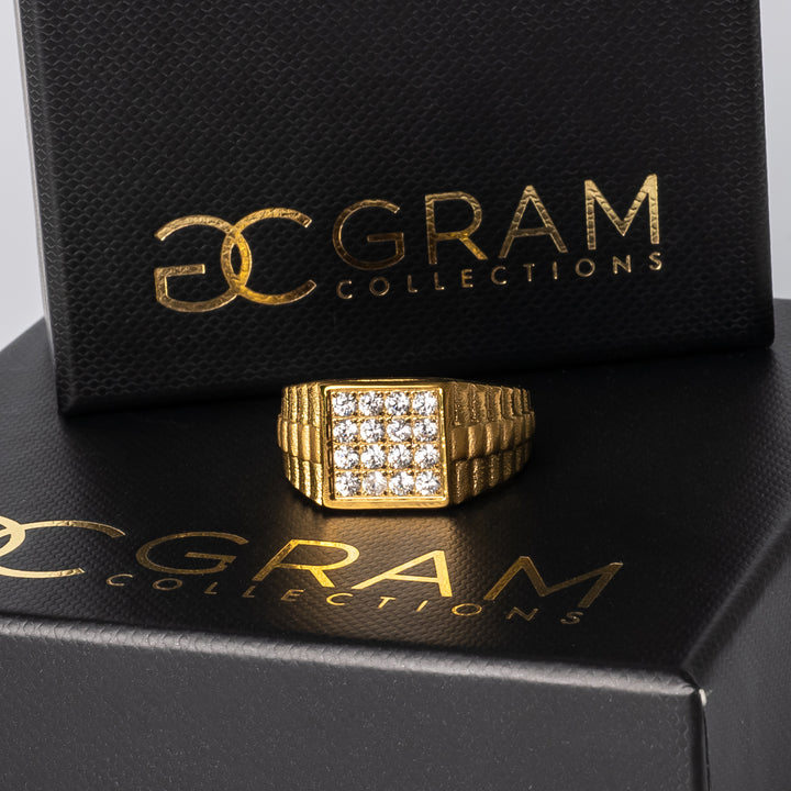 President Ring (Rolex Style) standing on its uniquely designed box. 