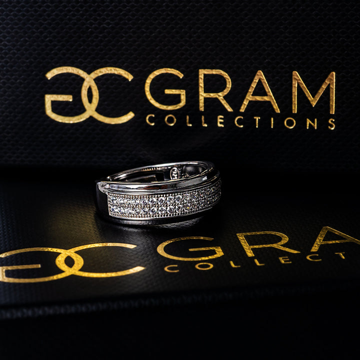 A close up view of Rosalinda Ring placed on its black box. 