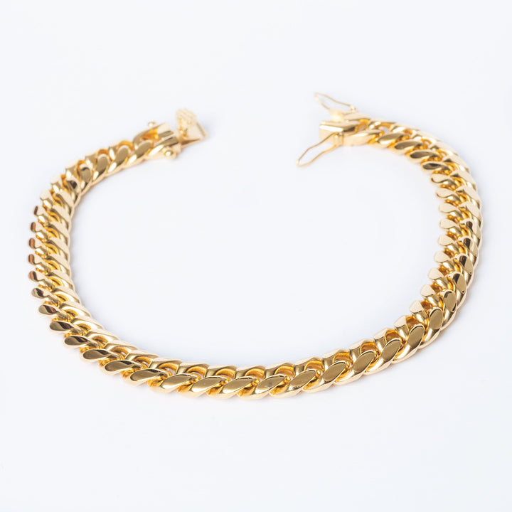 A close up view of Bruno bracelet