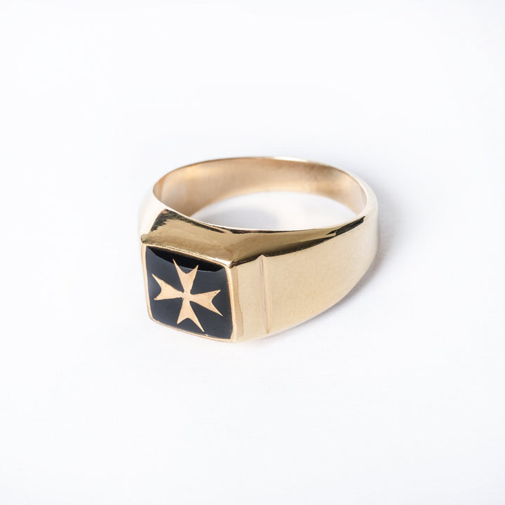 Close up view of Gianni Gold Ring standing in the center of the image against a white background. 