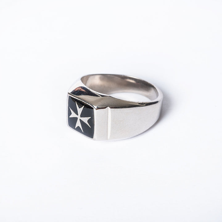 lefst side of the Gianni Silver Ring 