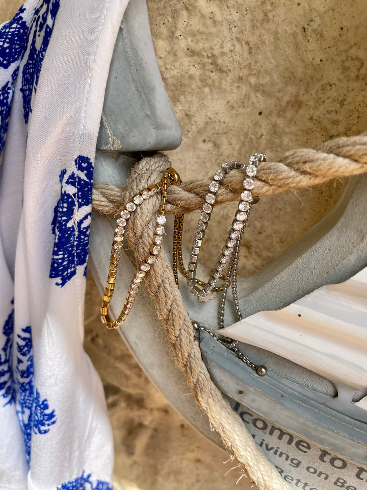 A wide view of Il-Muftieh Necklace. 
